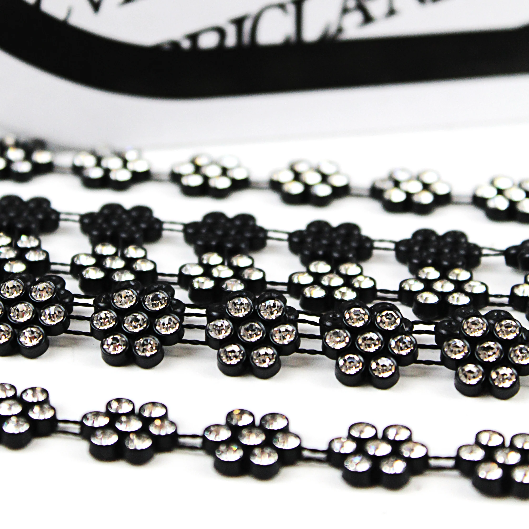 TRIM RHINESTONE FLOWER 10MM