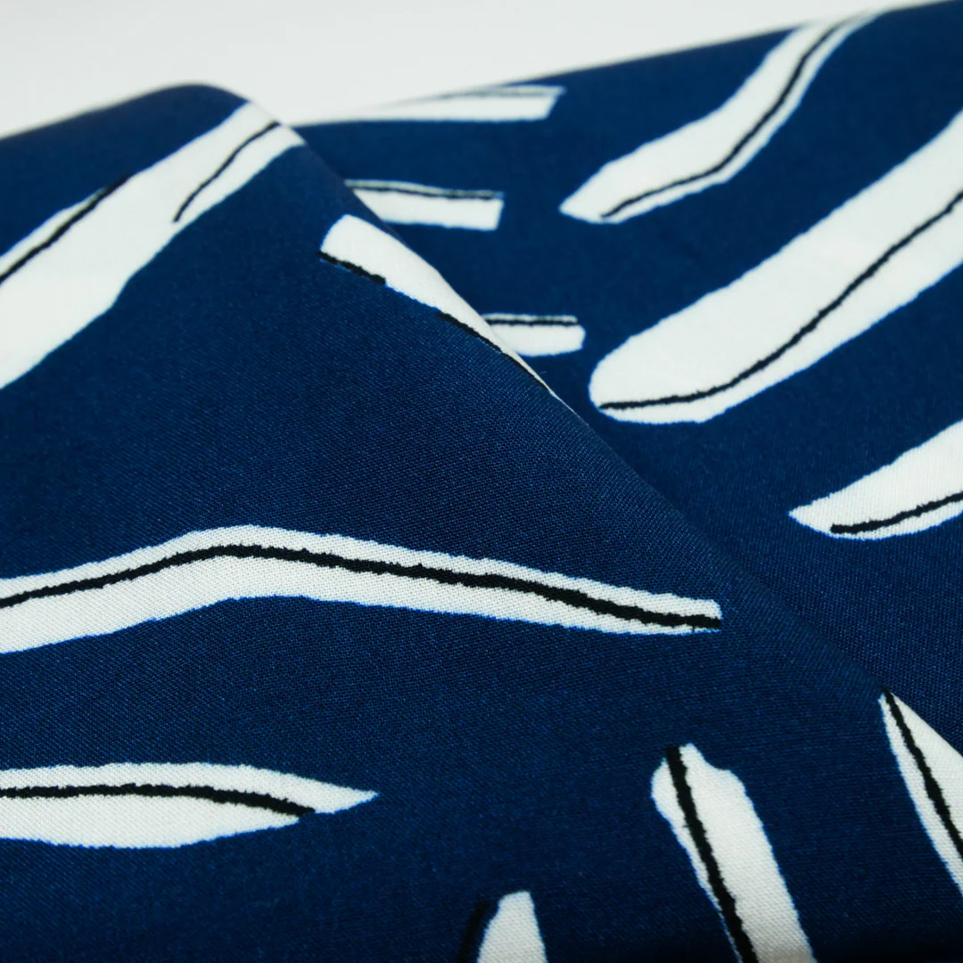 DEIRDRE RAYON POPLIN PRINTS - MONOTONE LEAVES - Image 2